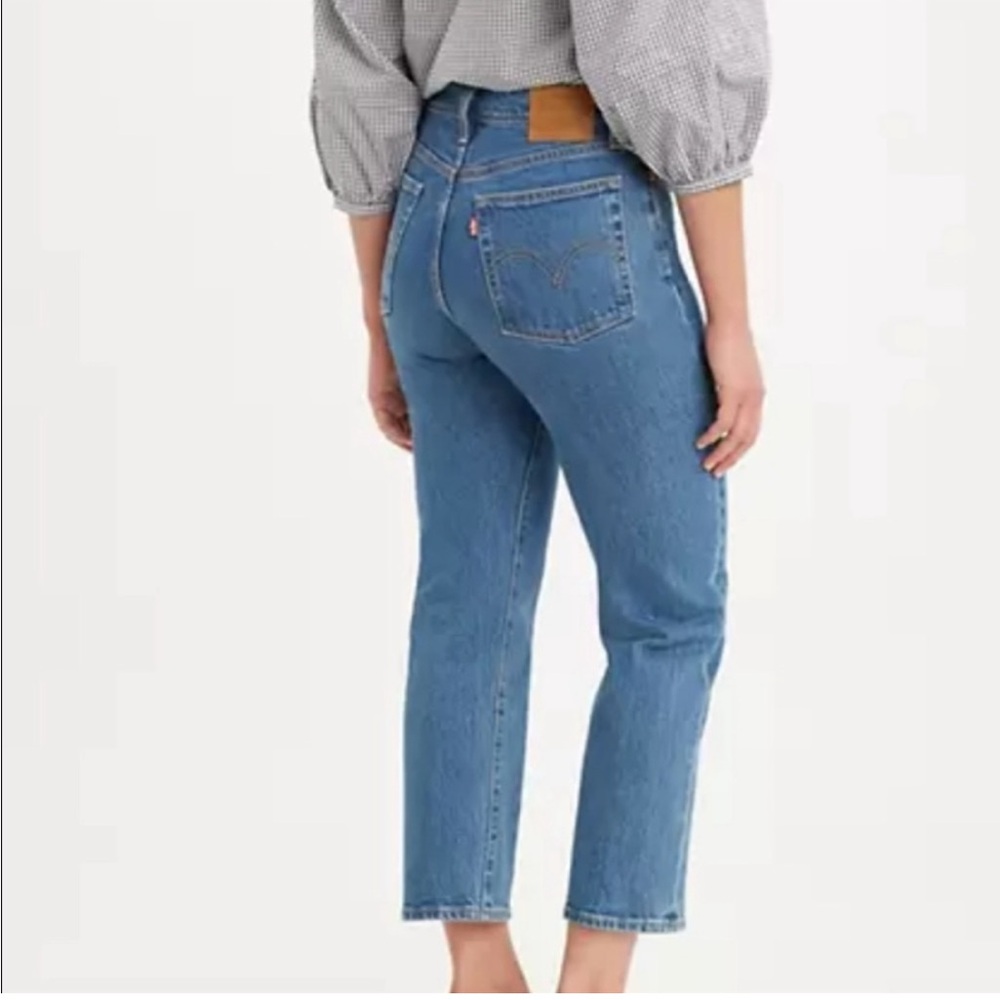 Levi's Wedgie Straight Button Fly Cropped Jeans size 32